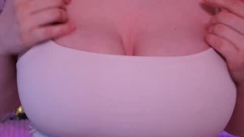 monicaasis online show from May 8, 2026, 6:24 pm