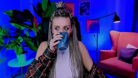 monicariley online show from May 5, 2026, 10:01 am