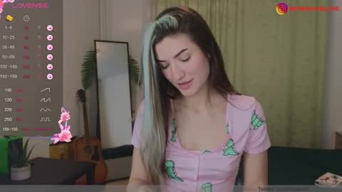 Snapshot of monikavenom chatting on February 4, 2025, 4:29 pm Monika online show from February 4, 2025, 4:29 pm