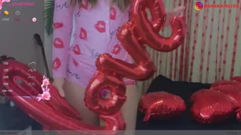 Snapshot of monikavenom chatting on February 18, 2025, 5:09 am Monika online show from February 18, 2025, 5:09 am