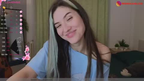 Snapshot of monikavenom chatting on March 4, 2025, 7:22 pm Monika online show from March 4, 2025, 7:22 pm