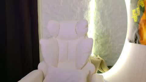 Ask me online show from November 25, 2025, 5:40 am