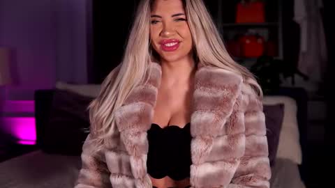 Moni online show from January 5, 2026, 5:27 pm