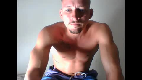 Snapshot of monito_hot17 chatting on February 21, 2026, 5:19 am monito_hot17 online show from February 21, 2026, 5:19 am