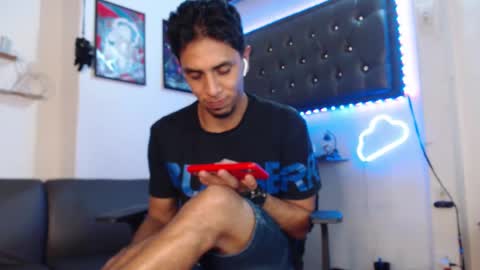 Snapshot of monkey_uchiha77 chatting on February 24, 2025, 4:05 am simon dice online show from February 24, 2025, 4:05 am