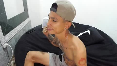 monkeyd_66 online show from February 1, 2025, 10:26 am