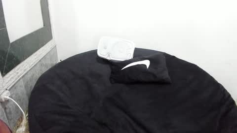 monkeyd_66 online show from February 4, 2025, 8:02 am