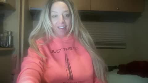 Monroe online show from December 17, 2025, 2:39 am