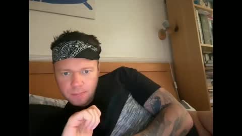 Snapshot of monster_d_ chatting on October 7, 2025, 3:42 pm Monster D online show from October 7, 2025, 3:42 pm