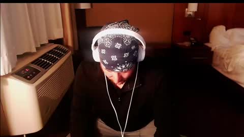 Snapshot of montana6897 chatting on March 4, 2025, 5:11 am Kingalby817 online show from March 4, 2025, 5:11 am