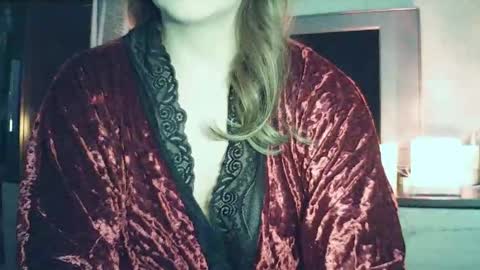 Snapshot of moodiemira chatting on February 14, 2026, 4:37 pm moodiemira online show from February 14, 2026, 4:37 pm