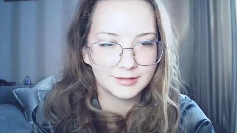 Snapshot of moodiemira chatting on February 18, 2026, 1:18 pm moodiemira online show from February 18, 2026, 1:18 pm