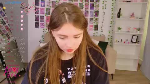 Moon  Bunny online show from March 11, 2026, 1:06 pm