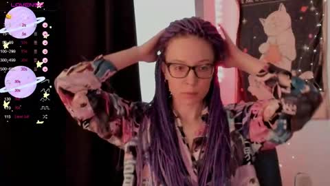 Roxy online show from October 5, 2025, 10:46 am