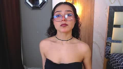 moon_and_fire_ online show from April 19, 2026, 5:18 am