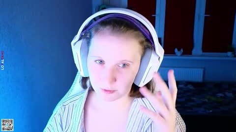 Lola online show from October 3, 2025, 4:26 pm