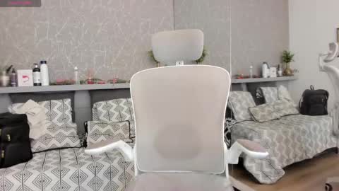 Snapshot of moon_lightt9 chatting on May 30, 2026, 12:02 pm Sarah online show from May 30, 2026, 12:02 pm