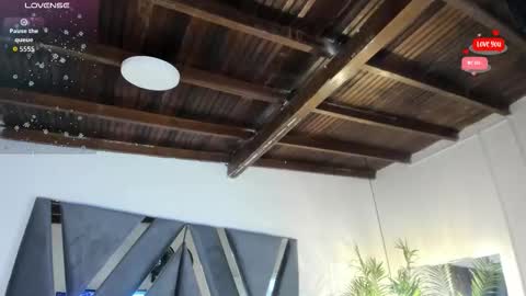 Luna  online show from December 17, 2025, 6:14 pm