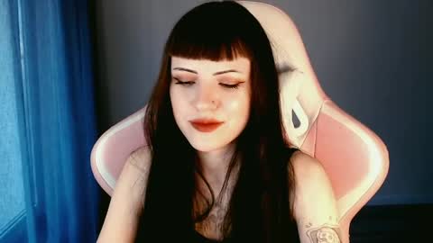  sophie  online show from May 6, 2026, 5:29 pm