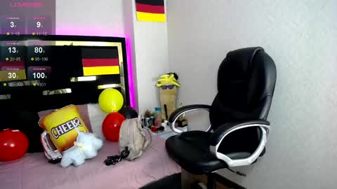 Moon Water   online show from September 26, 2025, 11:47 am