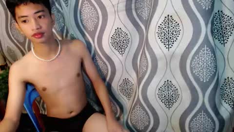 Snapshot of moonboy398577 chatting on December 21, 2025, 12:23 pm Josh online show from December 21, 2025, 12:23 pm