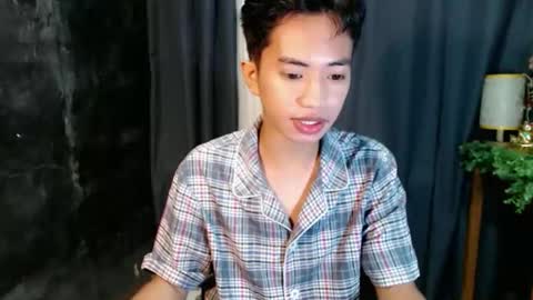 Snapshot of moonboy398577 chatting on January 8, 2026, 12:40 pm Josh online show from January 8, 2026, 12:40 pm