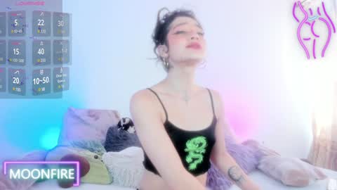 Snapshot of moonfiredance chatting on December 7, 2024, 5:42 pm Nicky  online show from December 7, 2024, 5:42 pm