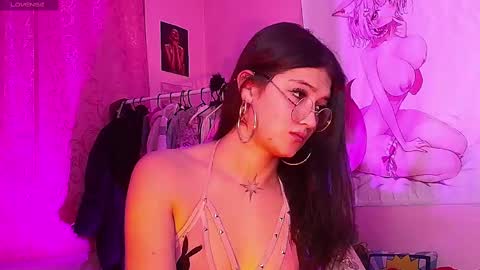 Snapshot of moonfiredance chatting on September 21, 2025, 7:10 am Nicky  online show from September 21, 2025, 7:10 am