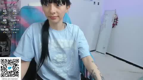 MOON  online show from September 12, 2025, 11:04 pm