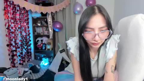 Snapshot of moonlady_ chatting on June 21, 2026, 2:58 am MOON online show from June 21, 2026, 2:58 am
