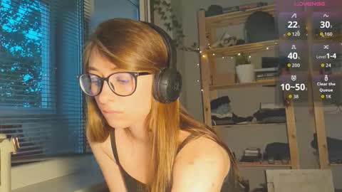 Snapshot of moonlight__lovers chatting on September 20, 2025, 4:52 pm Dana online show from September 20, 2025, 4:52 pm