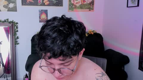 Clove online show from January 12, 2026, 4:56 pm