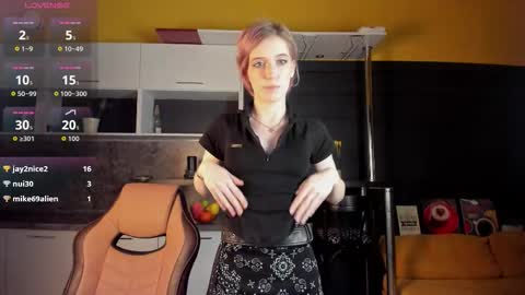 Asuna online show from September 12, 2025, 2:50 pm