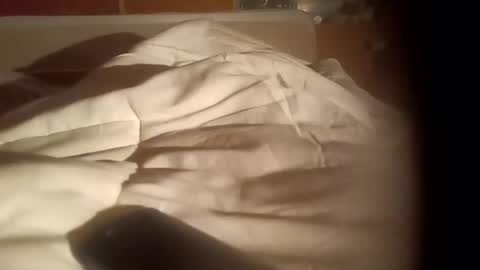 moos1 online show from October 31, 2025, 7:04 pm