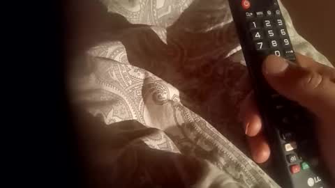 moos1 online show from April 16, 2026, 7:03 pm