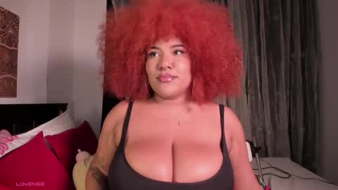 Snapshot of moradaniels chatting on November 2, 2025, 9:11 am online show from November 2, 2025, 9:11 am