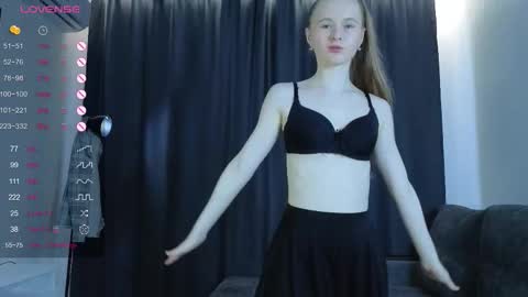 Snapshot of moranabetony chatting on February 17, 2026, 5:15 am Morana online show from February 17, 2026, 5:15 am