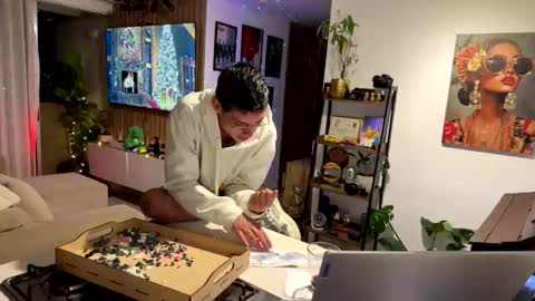   online show from November 12, 2025, 12:55 am