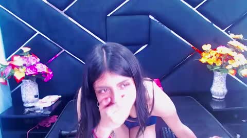 morganasmit_ online show from December 4, 2024, 2:42 am