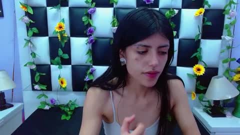 morganasmit_ online show from February 4, 2025, 1:27 pm