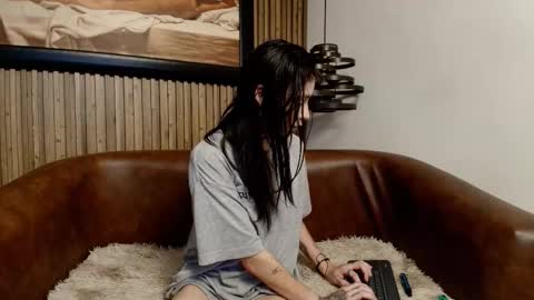 morganevans_t online show from February 25, 2026, 12:15 pm