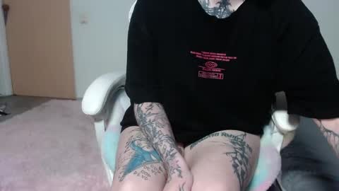 Snapshot of morika_mori chatting on May 25, 2026, 3:18 pm Valeria - online show from May 25, 2026, 3:18 pm