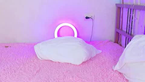 Emilia online show from March 8, 2026, 3:32 am