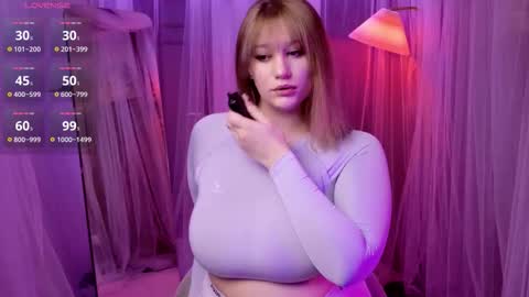 morvelyn online show from November 10, 2025, 7:13 pm