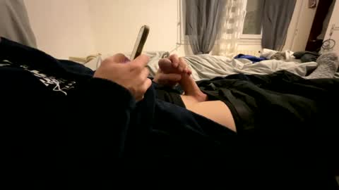 CamO online show from January 19, 2025, 6:32 pm