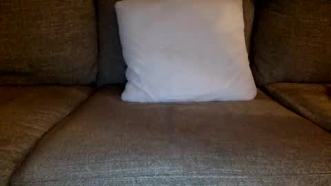 Snapshot of mouthmilker chatting on December 17, 2025, 8:53 am mouthmilker online show from December 17, 2025, 8:53 am