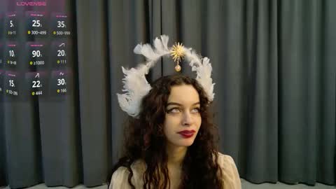 Luna online show from December 19, 2025, 11:45 pm