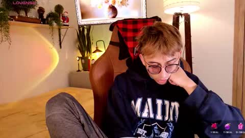 Mr Evans online show from December 4, 2025, 4:27 pm