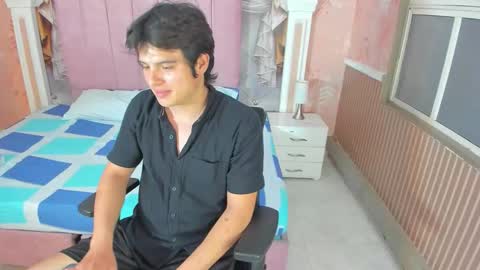 Snapshot of mr_increible_elastigirl chatting on December 20, 2025, 8:27 pm Charlie and Salo online show from December 20, 2025, 8:27 pm