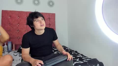 Snapshot of mr_increible_elastigirl chatting on January 8, 2026, 8:55 pm Charlie and Salo online show from January 8, 2026, 8:55 pm